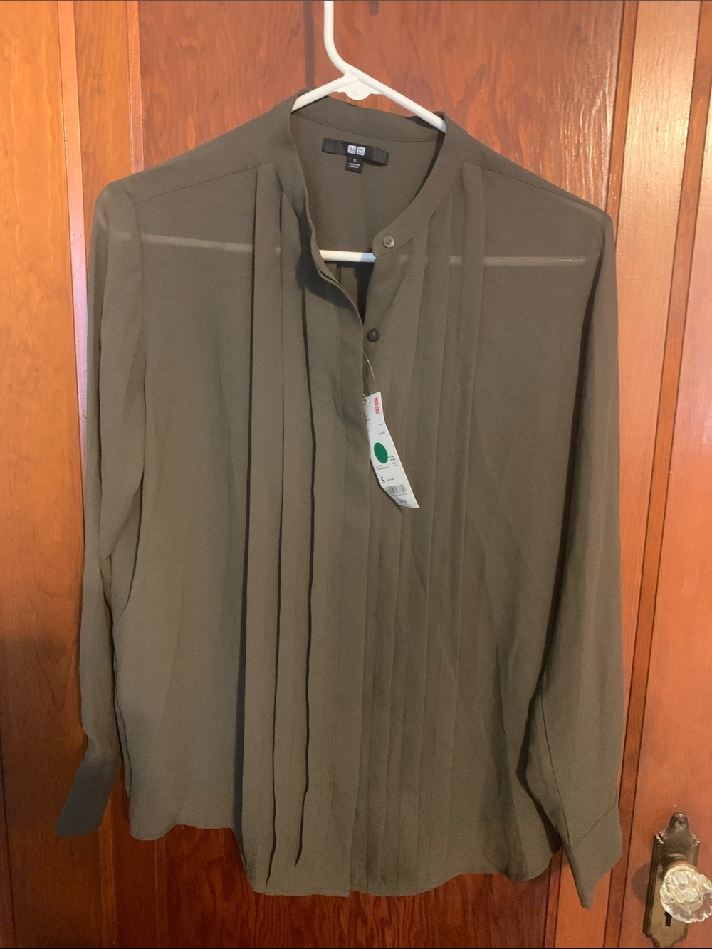 Uniqlo Olive Pleated Long-Sleeve Women's Blouse